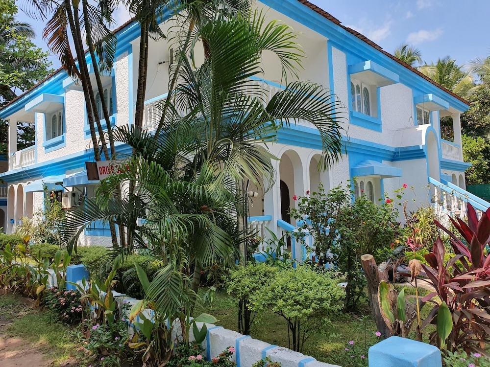 Paradise Village Beach Resort Calangute Exterior photo